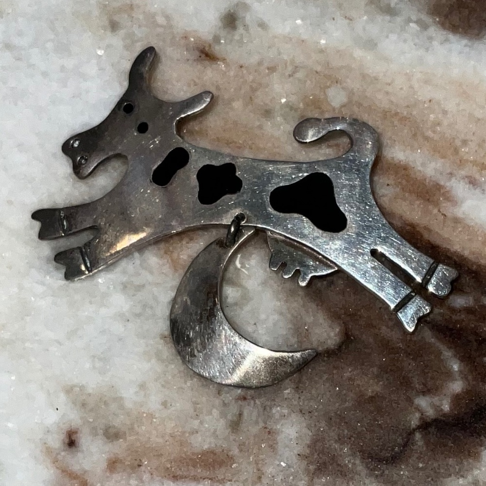 VINTAGE ANN HARVEY STERLING SILVER "COW OVER THE MOON" BROOCHE